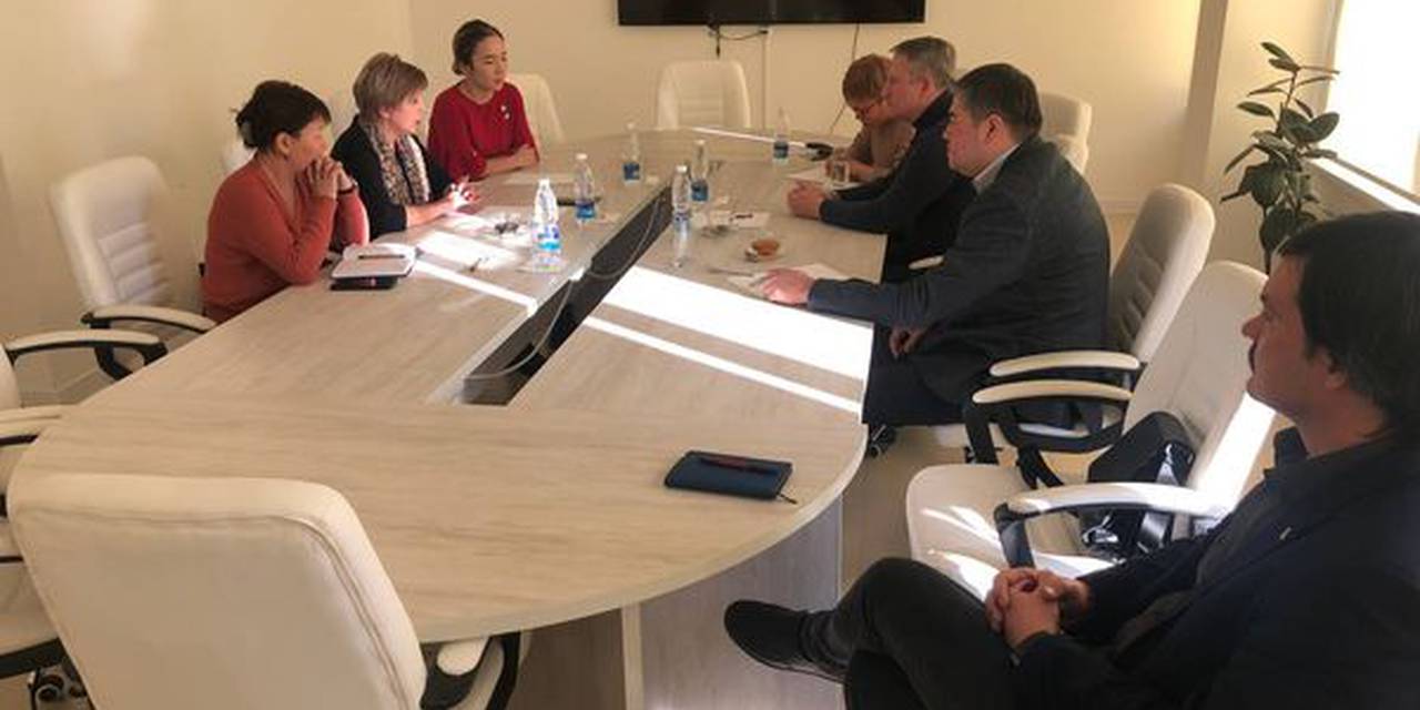 В нашем университете на постоянной основе проводятся встречи с иностранными партнерами, в целях улучшения качества предоставляемых знаний, расширения партнерских связей и создания новых совместных проектов.